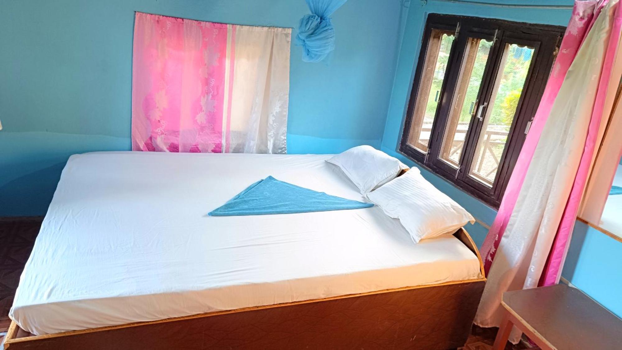 Mr. B'S Place Bardiya الغرفة الصورة